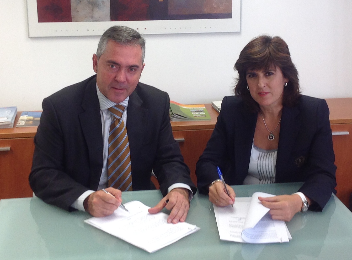 Laboral Kutxa y Oinarri firman un convenio para la financiación de líneas de comercio exterior y circulante de las pymes vascas